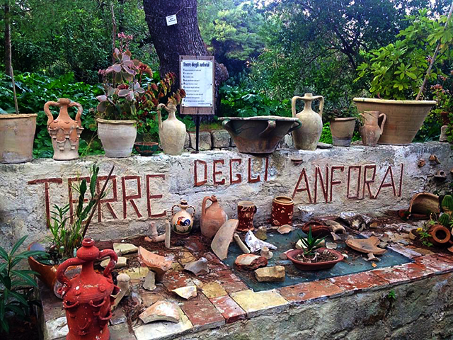 vasi-villa-capecelatro