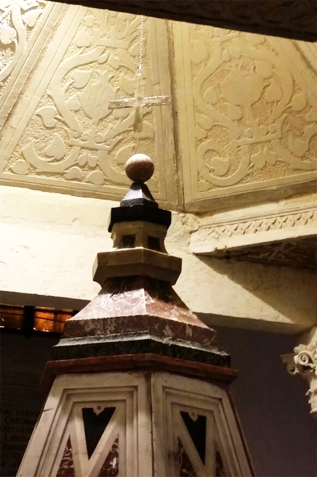 Croce in oro realizzata da Alberto Mottola